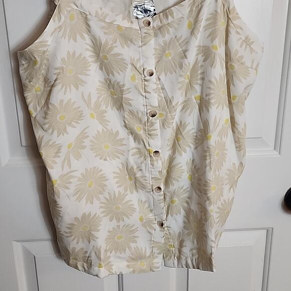 Torrid Daisy Daydream Duofold Ruffle Button Front Tank, NWT, 3X - Picture 4 of 8